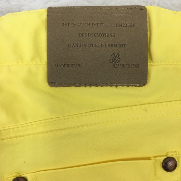 Pili Carrera Boys Yellow Flat Front Shorts Size 8 - Picture 5 of 9